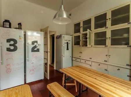 Erasmus House - Gasthof Coimbra