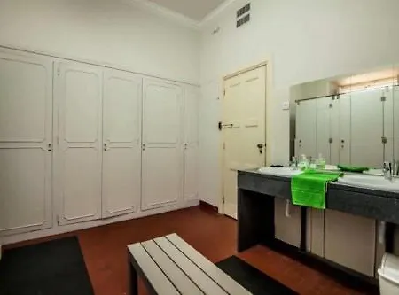 Erasmus House - Guest house *